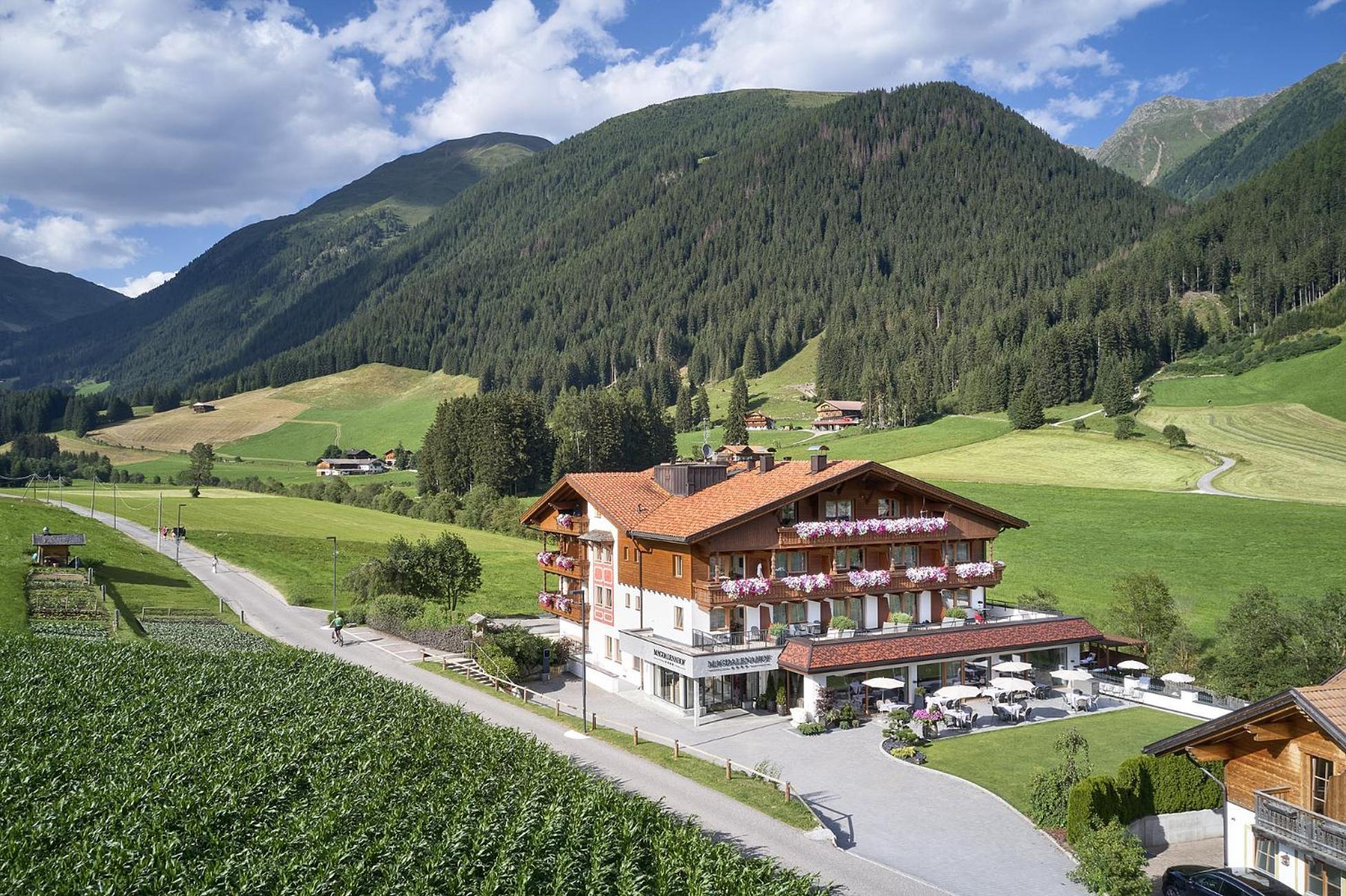 Vitalpina Hotel Magdalenahof Santa Maddalena in Casies Ngoại thất bức ảnh