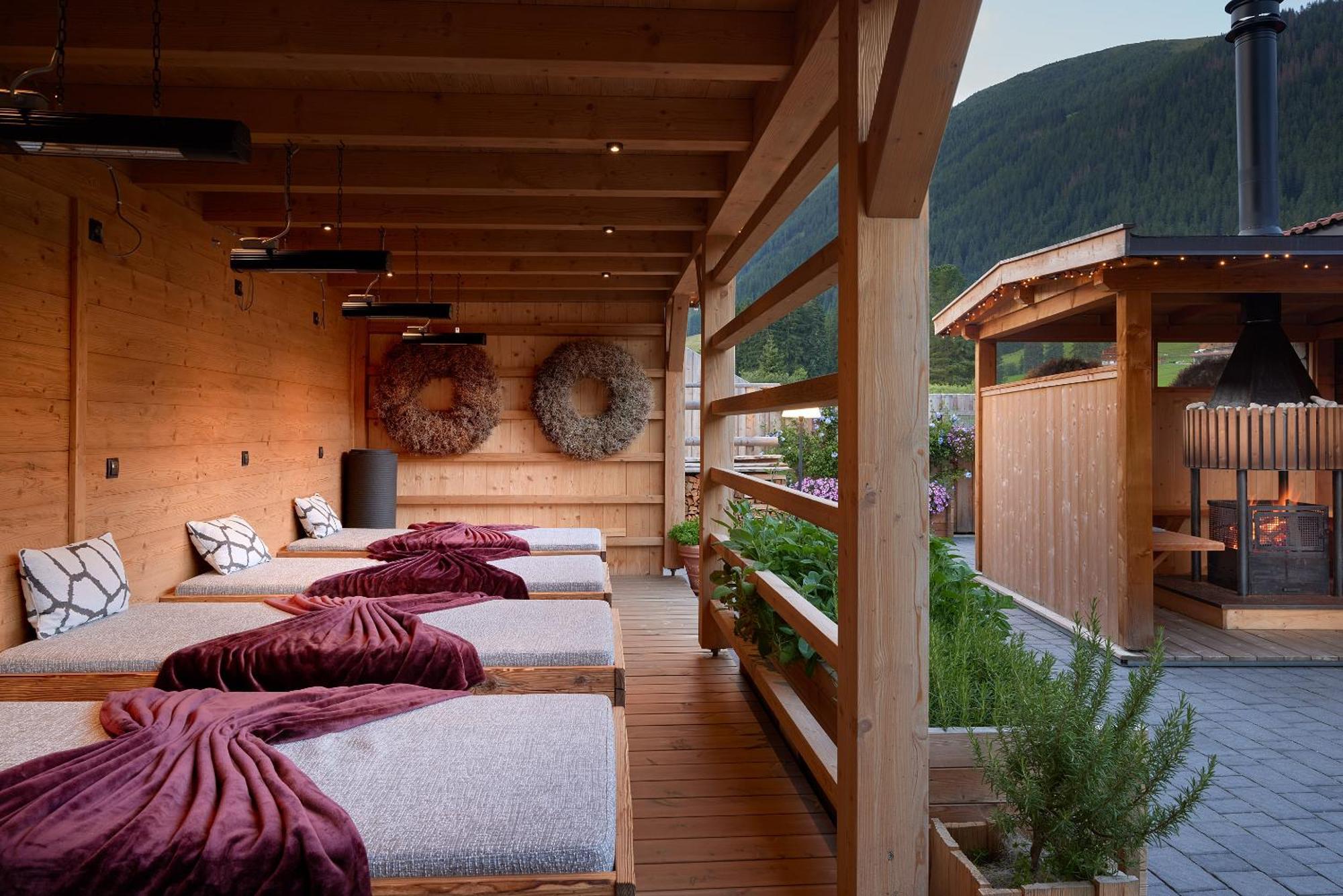 Vitalpina Hotel Magdalenahof Santa Maddalena in Casies Ngoại thất bức ảnh