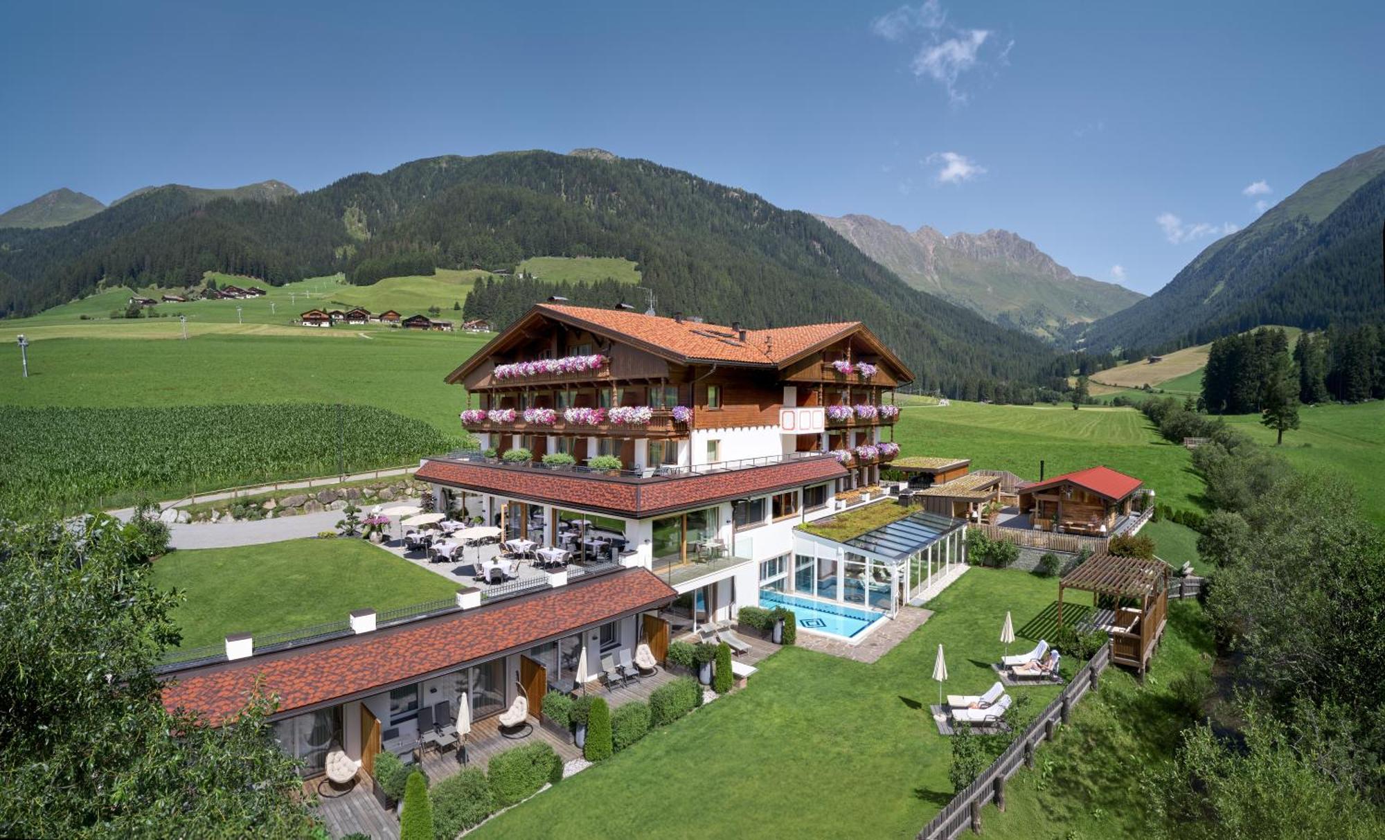 Vitalpina Hotel Magdalenahof Santa Maddalena in Casies Ngoại thất bức ảnh